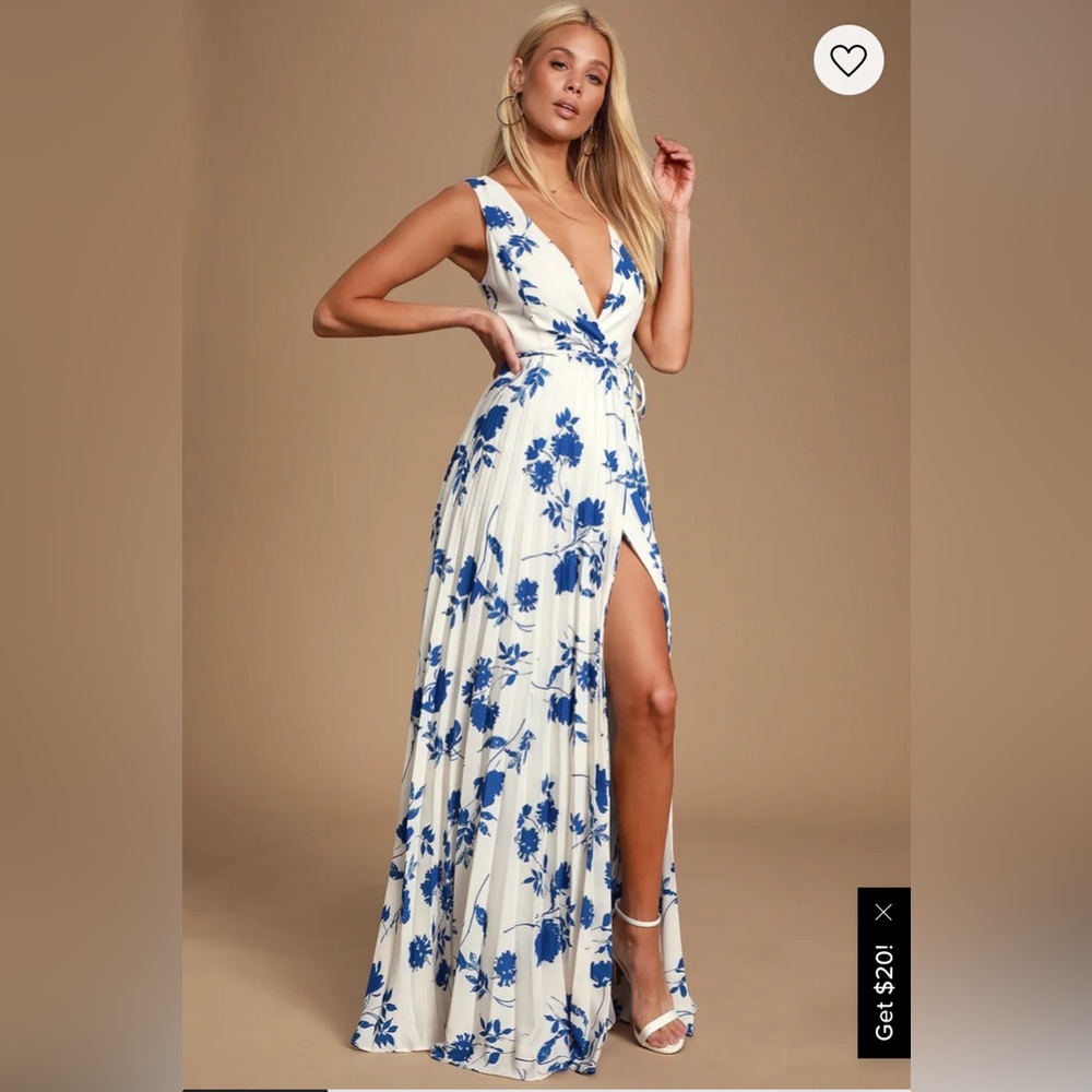 Lulu’s Lindsie Blue and White Floral Print Wrap Maxi Dress Size M NWT